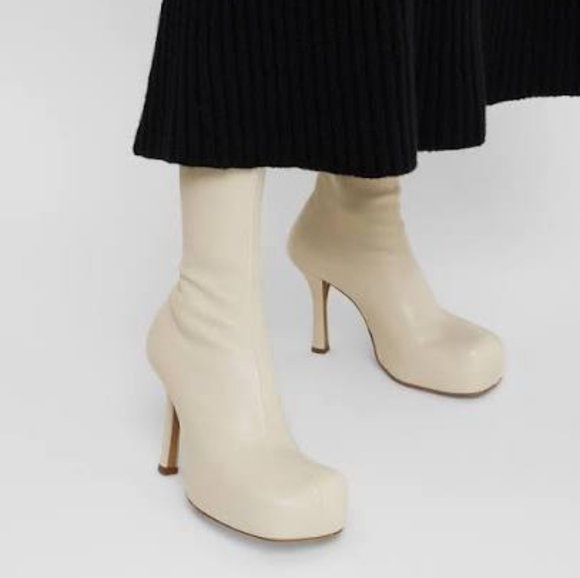 BRAND NEW! size 39/9 Bottega Veneta Ivory Leather Platform Booties - Picture 15 of 15